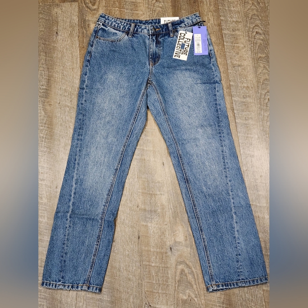 NWT Future Collective Boyfriend Mid Rise women's size 6 jeans